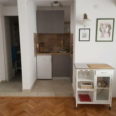 L&m Studio Apartman Apartment