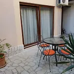 L&m Studio Apartman *